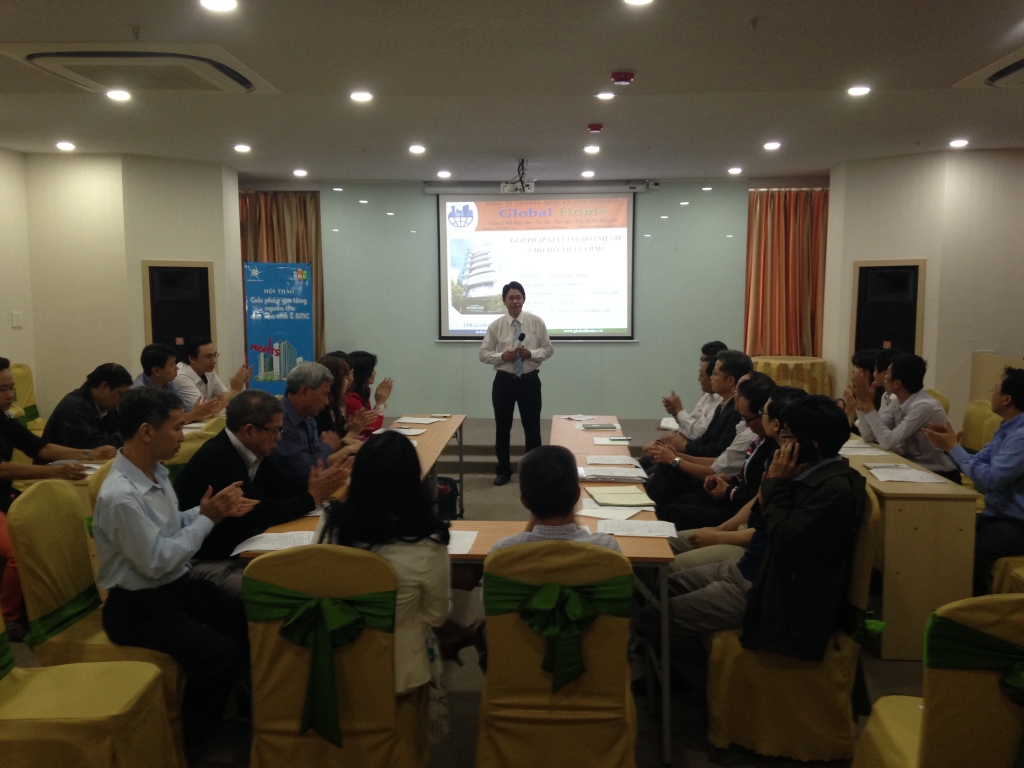 Ông Nguyễn Duy Thành - diễn giả Hội thảo chia sẻ về cách thức quảng bá Tòa nhà