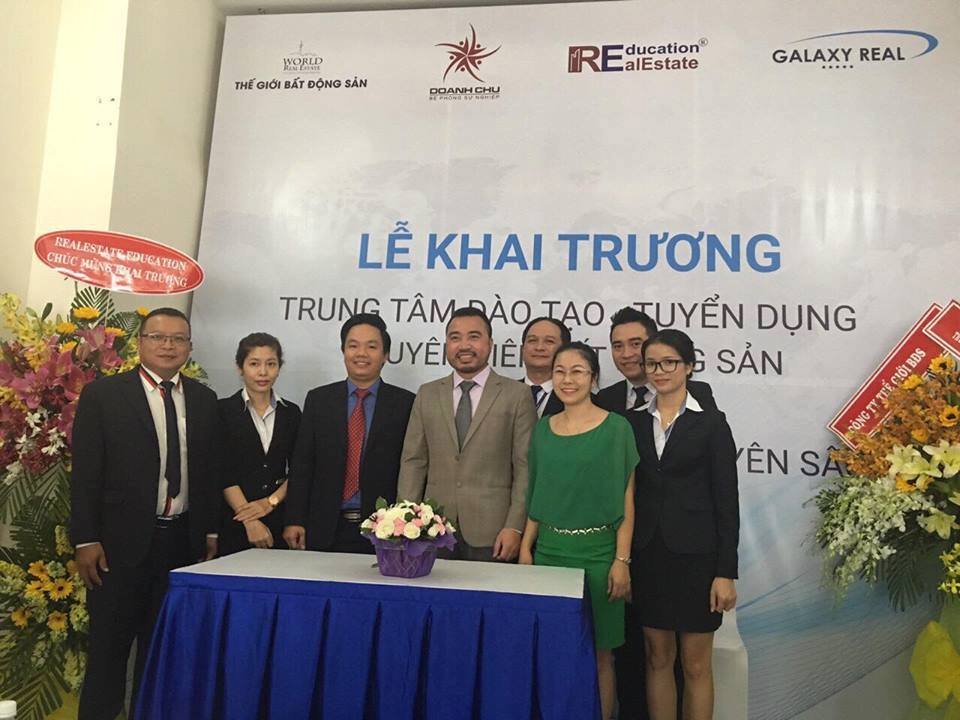 môi giới bất động sản