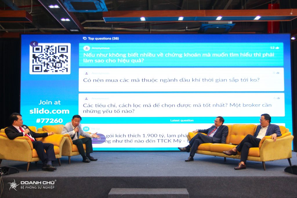 Diễn giả mổ xẻ từng câu hỏi và giải đáp chi tiết 